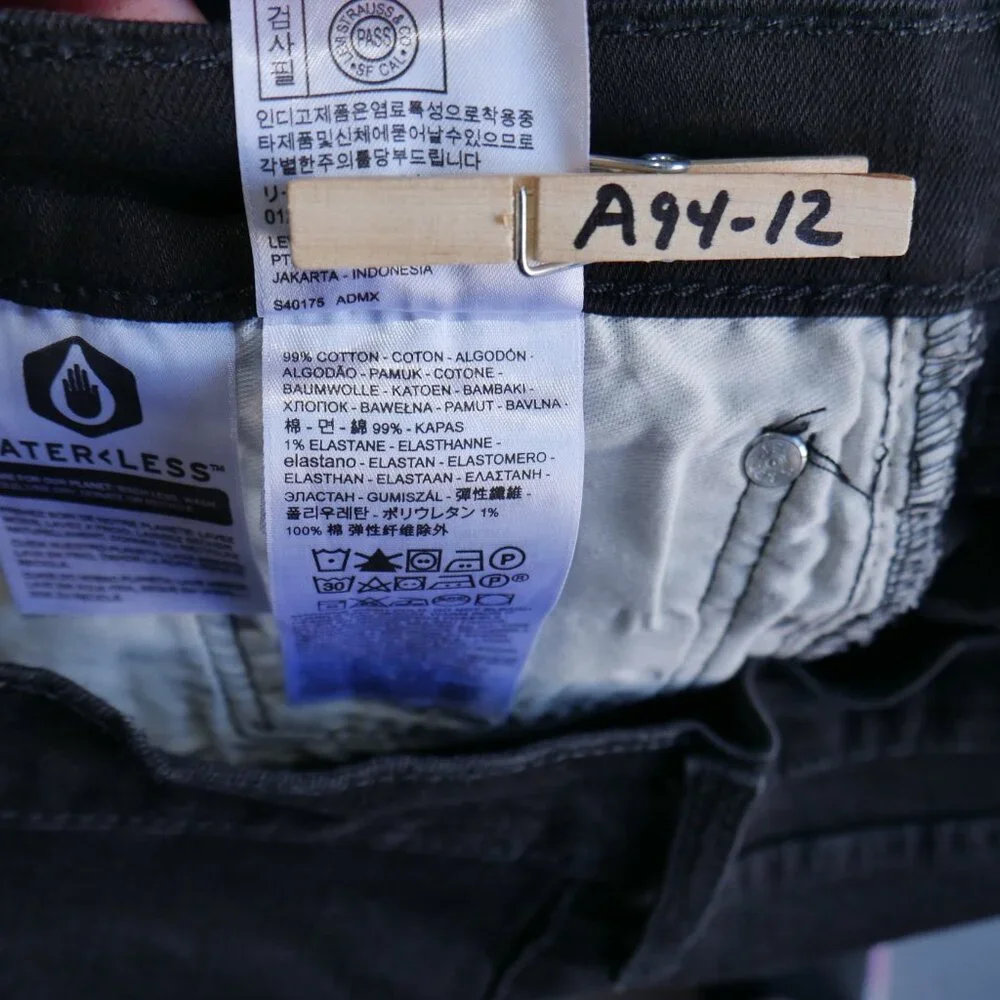 Levis 514 Men's Size 38-40x32 Jeans Straight Leg Regular Fit Stretch Denim Black